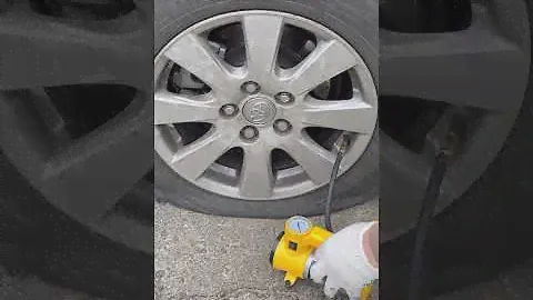 Набір 3 в 1 електрогідравлічний домкрат 2 т + компресор 12 В, 10 А, 35 л/хв. + гайковерт 12 В